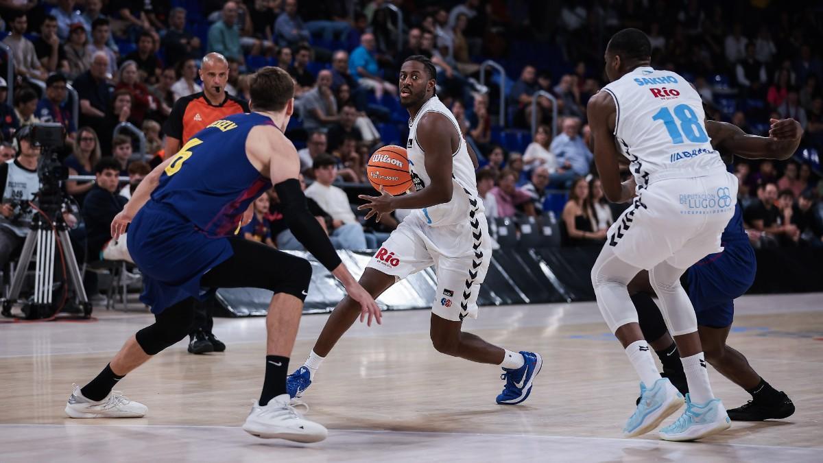 Jan Vesely, durante una defensa del Barça - Breogán