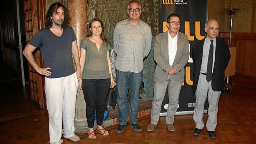 Isaki Lacuesta, l&#039;arquitecta Jelena Prokopljevic, l&#039;arquitecte Jaume Prat, el director de l&#039;Institut Ramon Llull, Àlex Susanna, i el president del Col·legi d&#039;Arquitectes de Catalunya, Lluís Comerón (d&#039;esquerra a dreta)