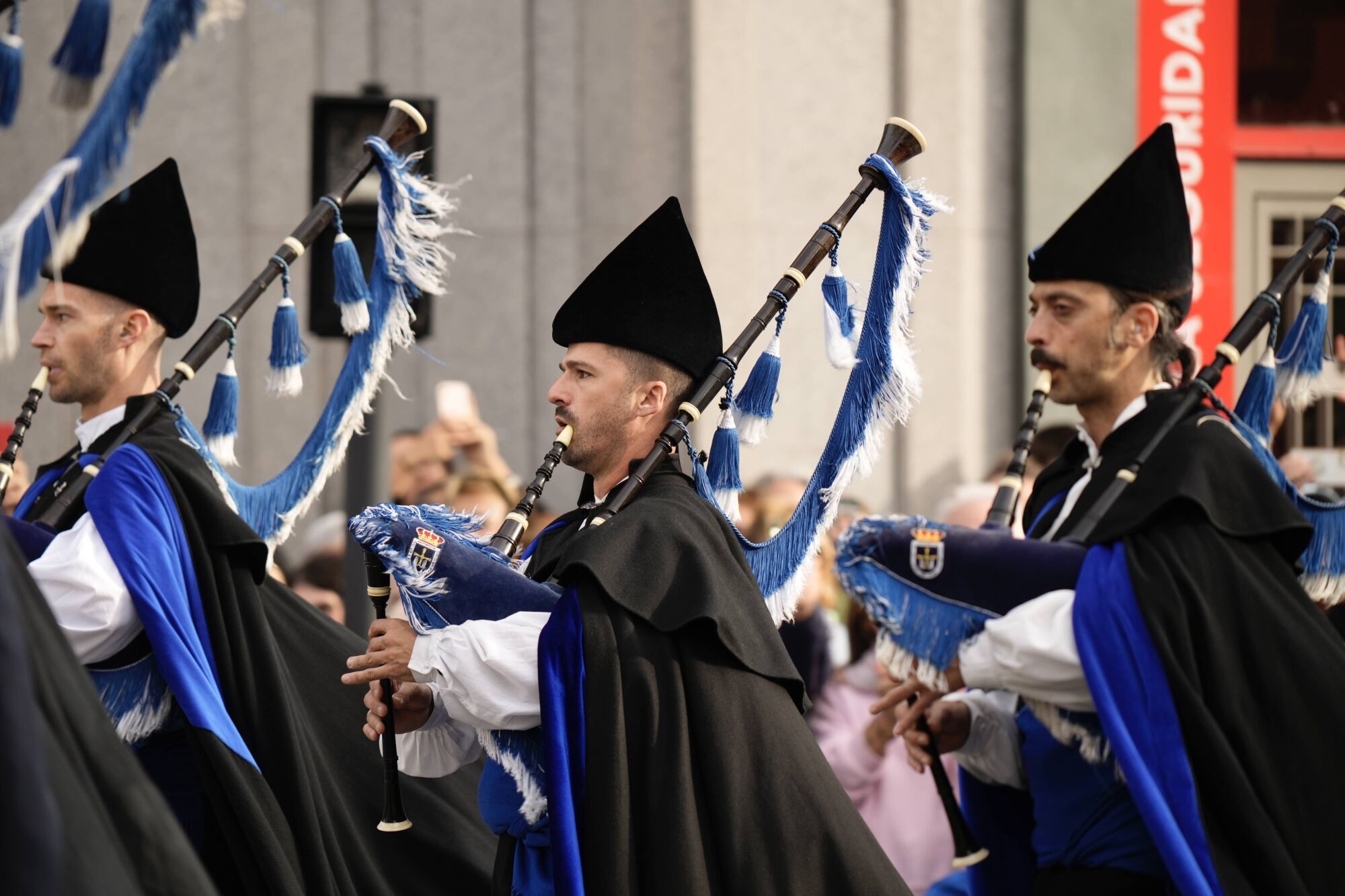 Así fue la llegada de los invitados a los premios "Princesa de Asturias" y su paso por la alfombra azul