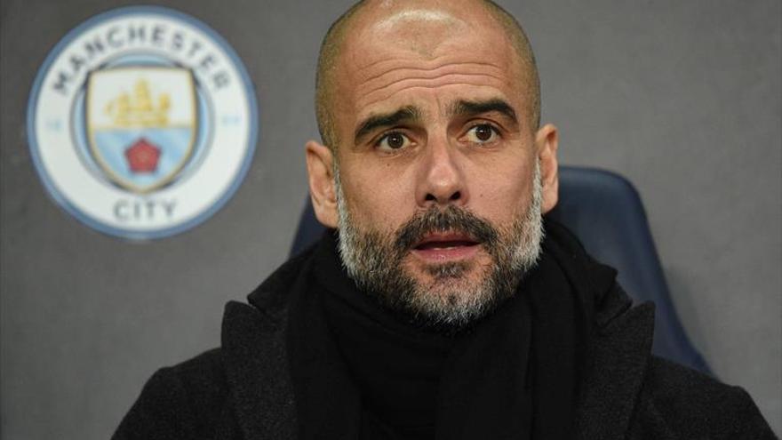 Multa de 22.500 euros para Pep Guardiola por lucir el lazo amarillo