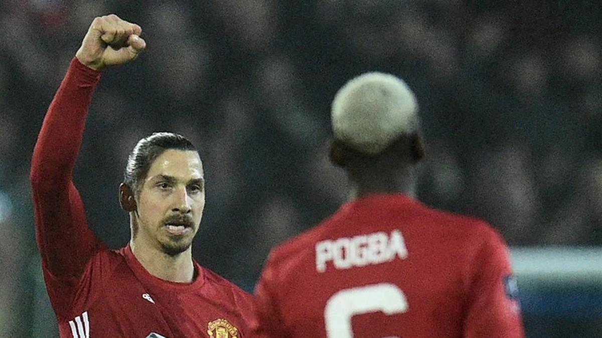 Ibra y Pogba, que empezaron en el banquillo, celebran el gol salvador del sueco