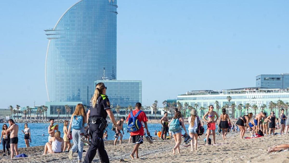 La playa de la Barceloneta, esta mañana