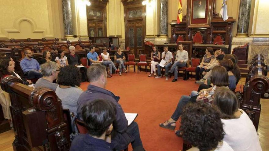 Reunión del Gobierno local con las Anpas de centros públicos, realizada el pasado mes de septiembre.