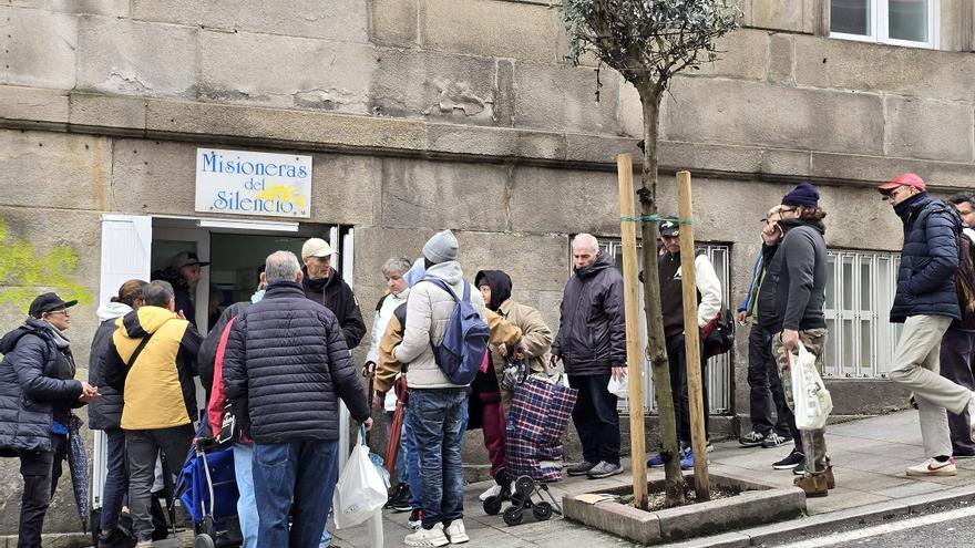 La cola del hambre lejos de menguar crecen en la ciudad