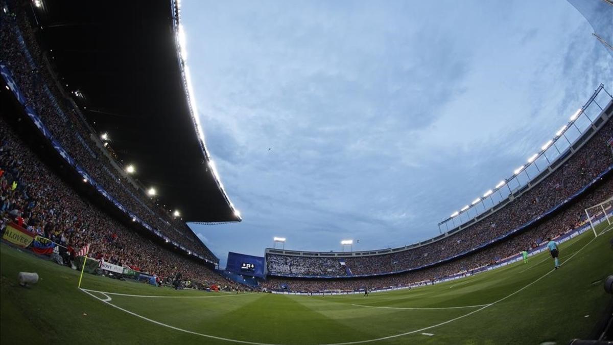 El estadio Vicente Calderón acoge su último partido oficial con la final de la Copa del Rey entre el Barça y el Alavés