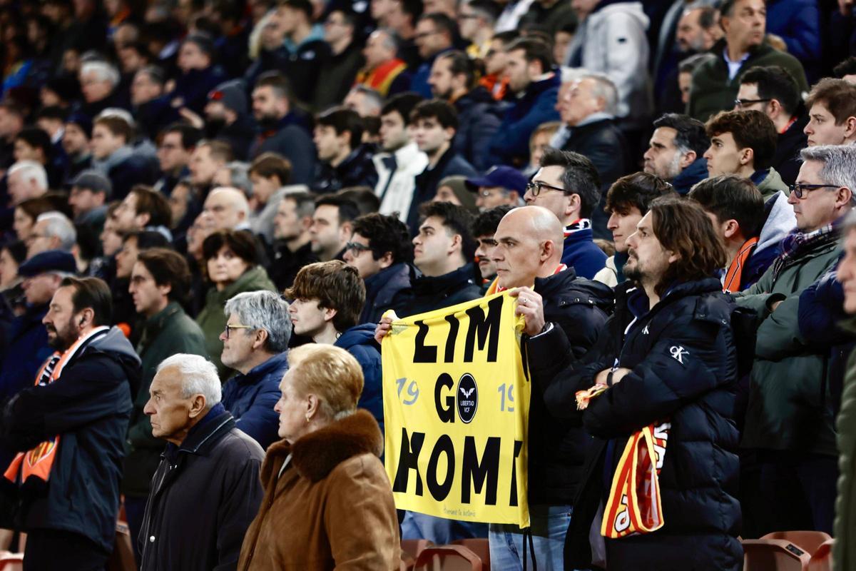 Afición en Mestalla