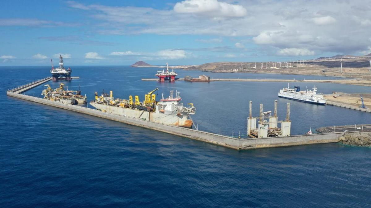 Vista panorámica del puerto de Granadilla