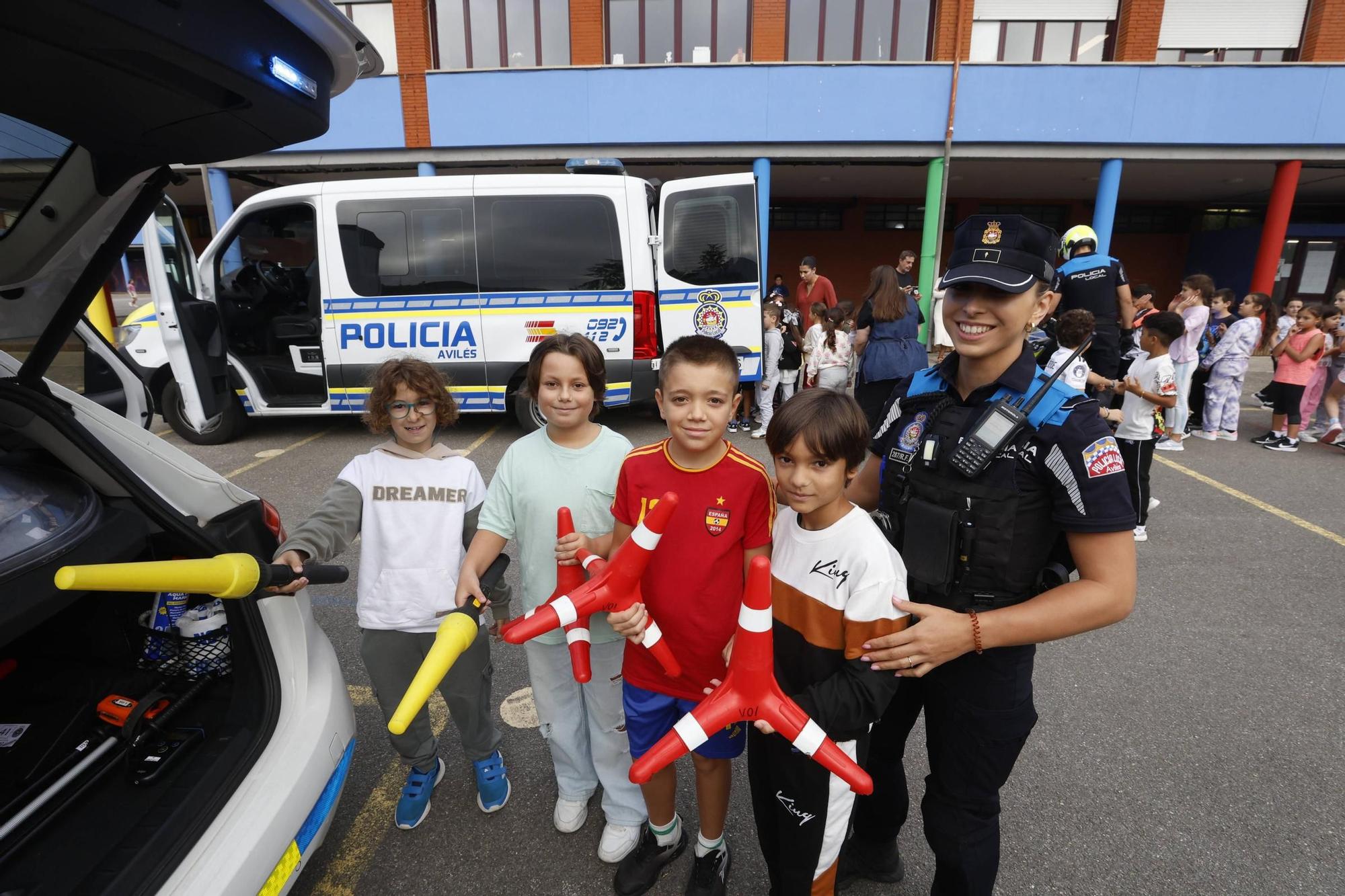 La Policía Local visita el colegio de La Luz