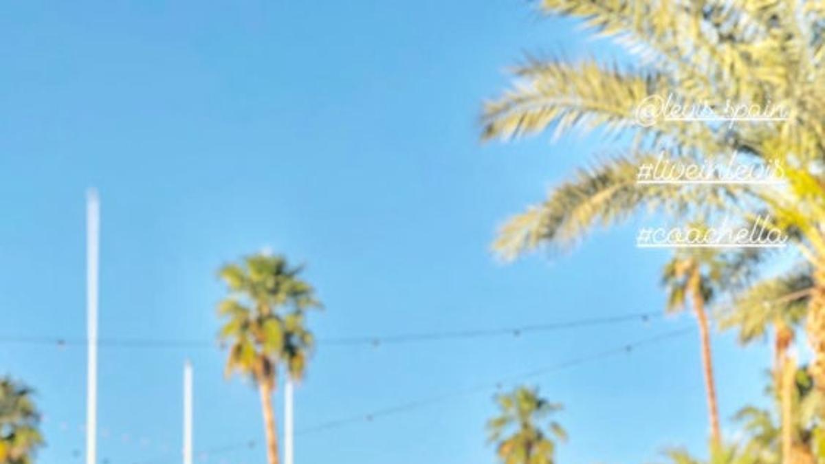 Hiba Abouk marca pechito aterciopelado en Coachella... ¡Y cachetes de amor!