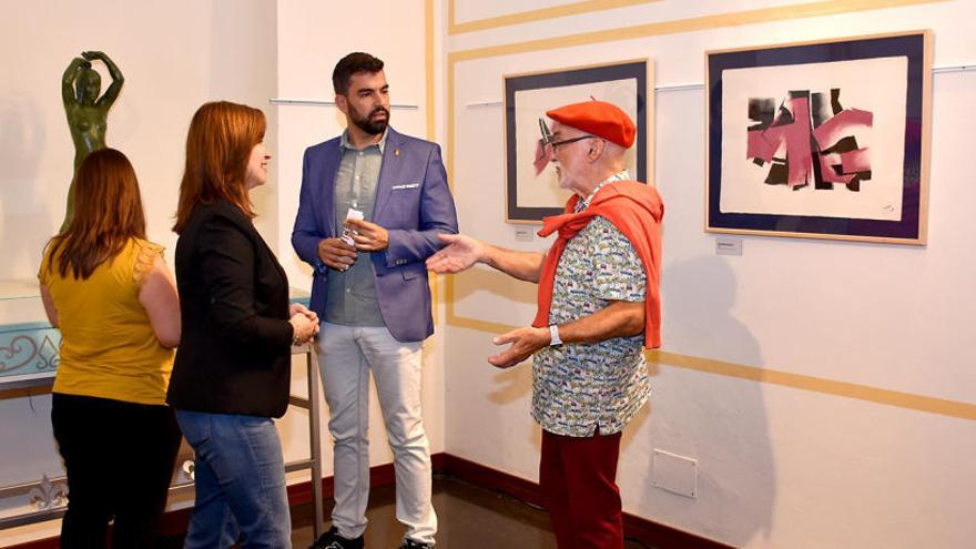 Xixona acoge una exposición con las obras donadas por el pintor Felipe Iguiñiz