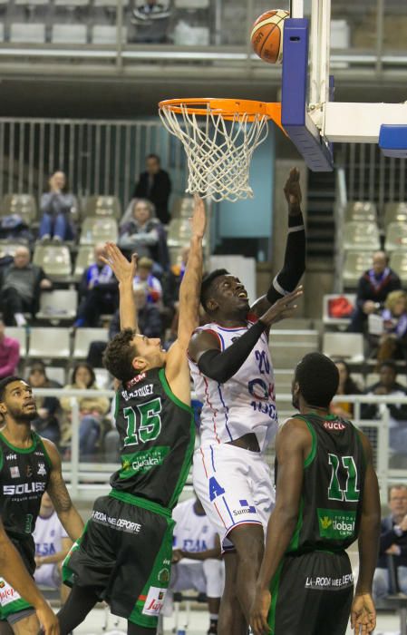 El equipo alicantino gana por 77-56 tras sentenciar con un parcial de 21-0 en solo cinco minutos