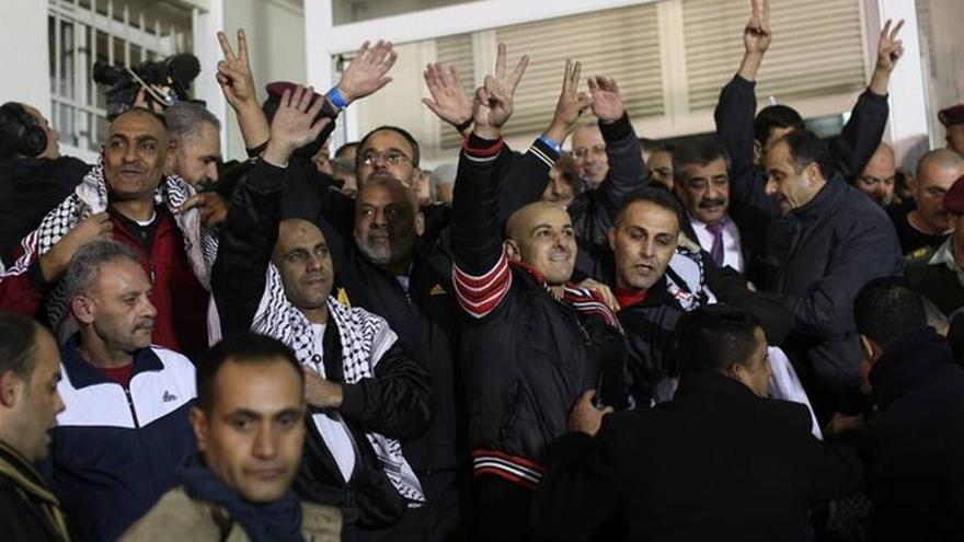 Israel libera a 26 presos palestinos antes de la visita de Kerry
