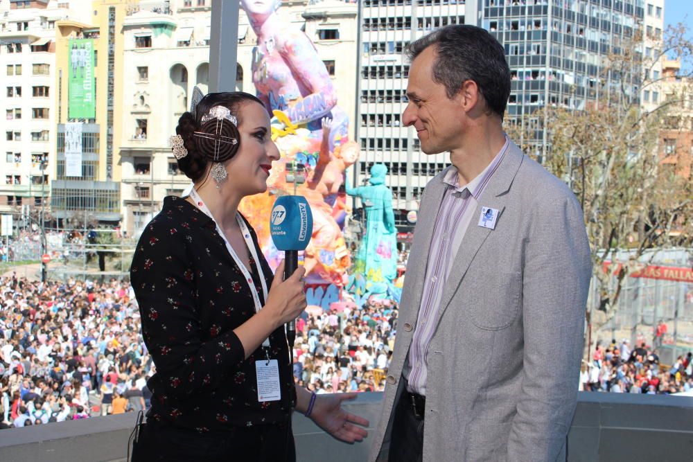 Pepa Gómez, con Pedro Duque.