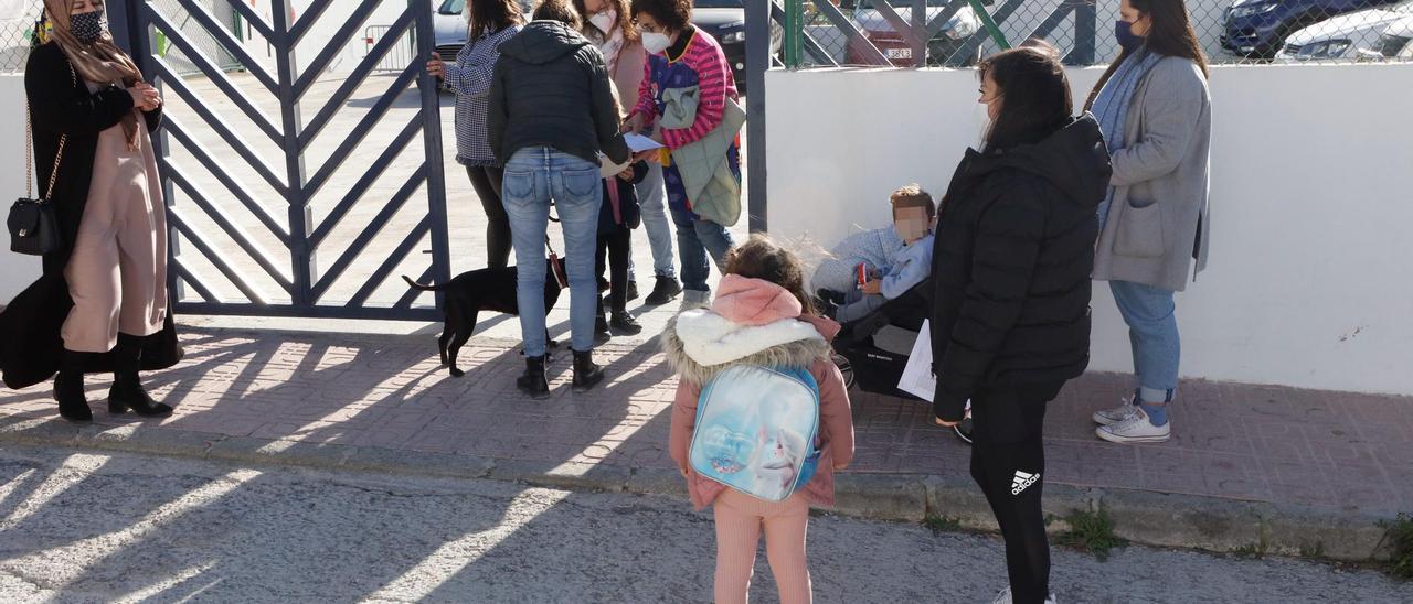 Imagen de archivo de la vuelta al cole tras las vacaciones de Navidad en Ibiza.