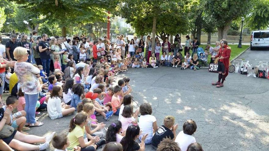 Espectáculo infantil en las fiestas de Monte Alto del año pasado.