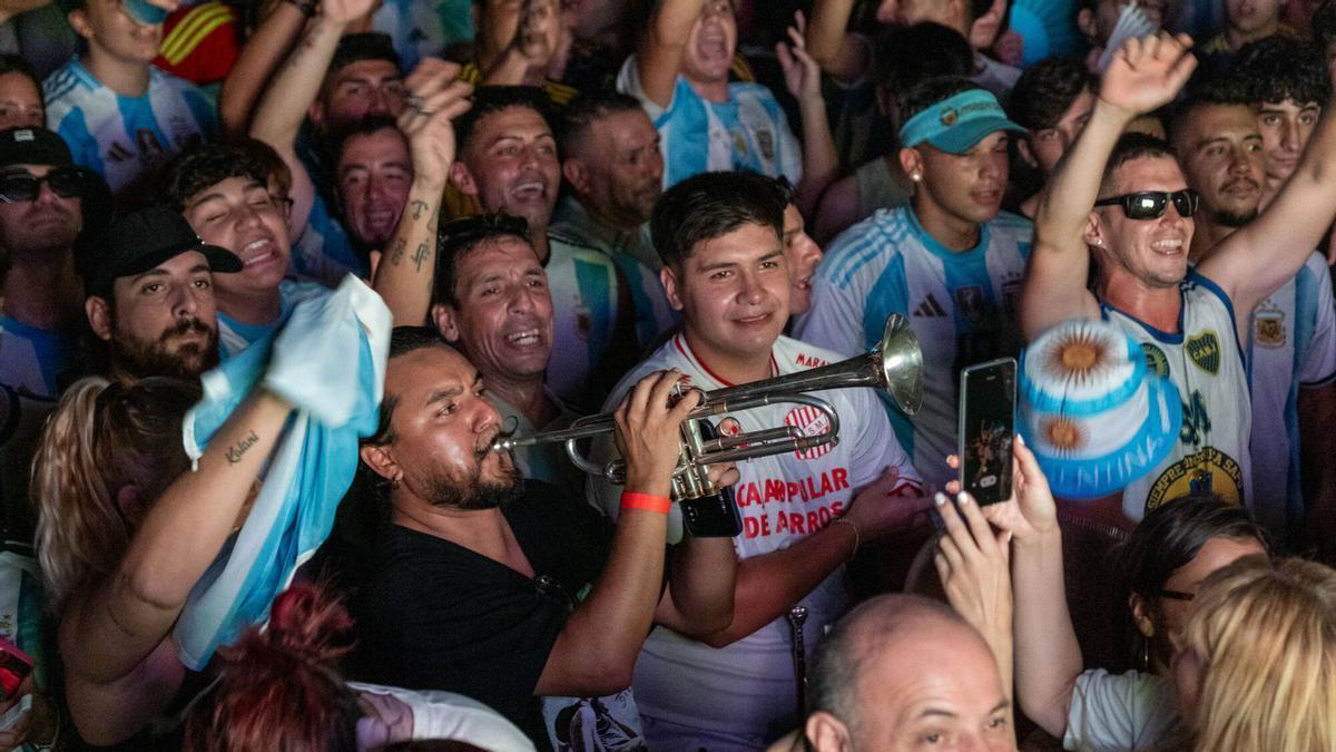 Aficionados de la selección Argentina durante el Mundial.