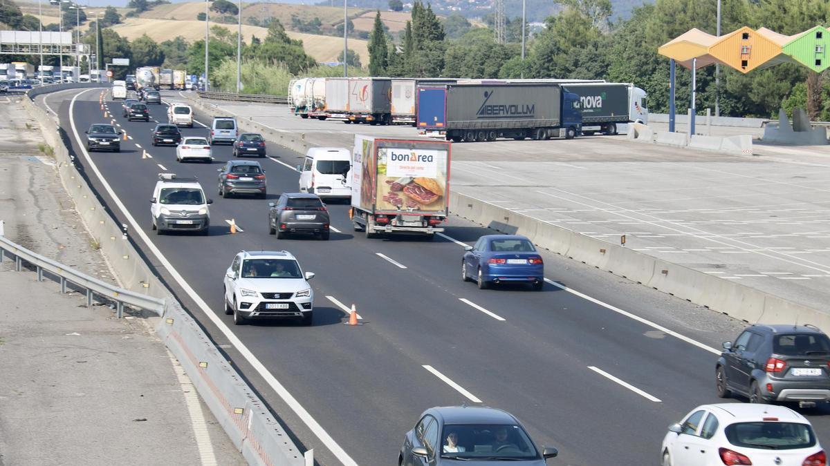 Paneque confirma que el Govern estudia recuperar el pagament a les autopistes