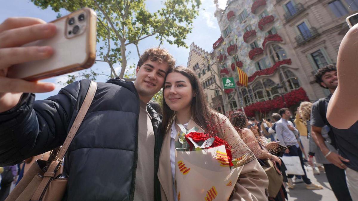 Un Sant Jordi de récord, en imágenes