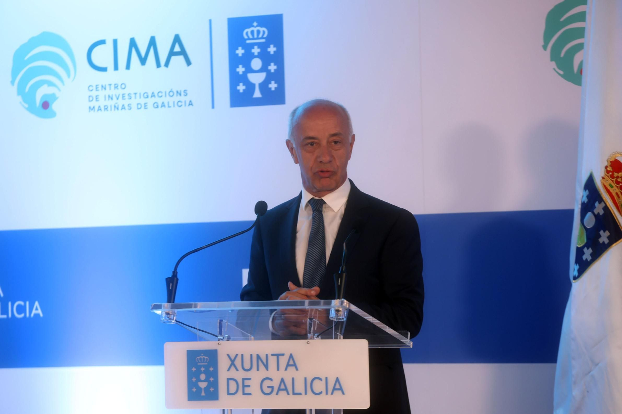 Asistentes a la conmemoración del 50 aniversario del CIMA, en Corón (Vilanova).