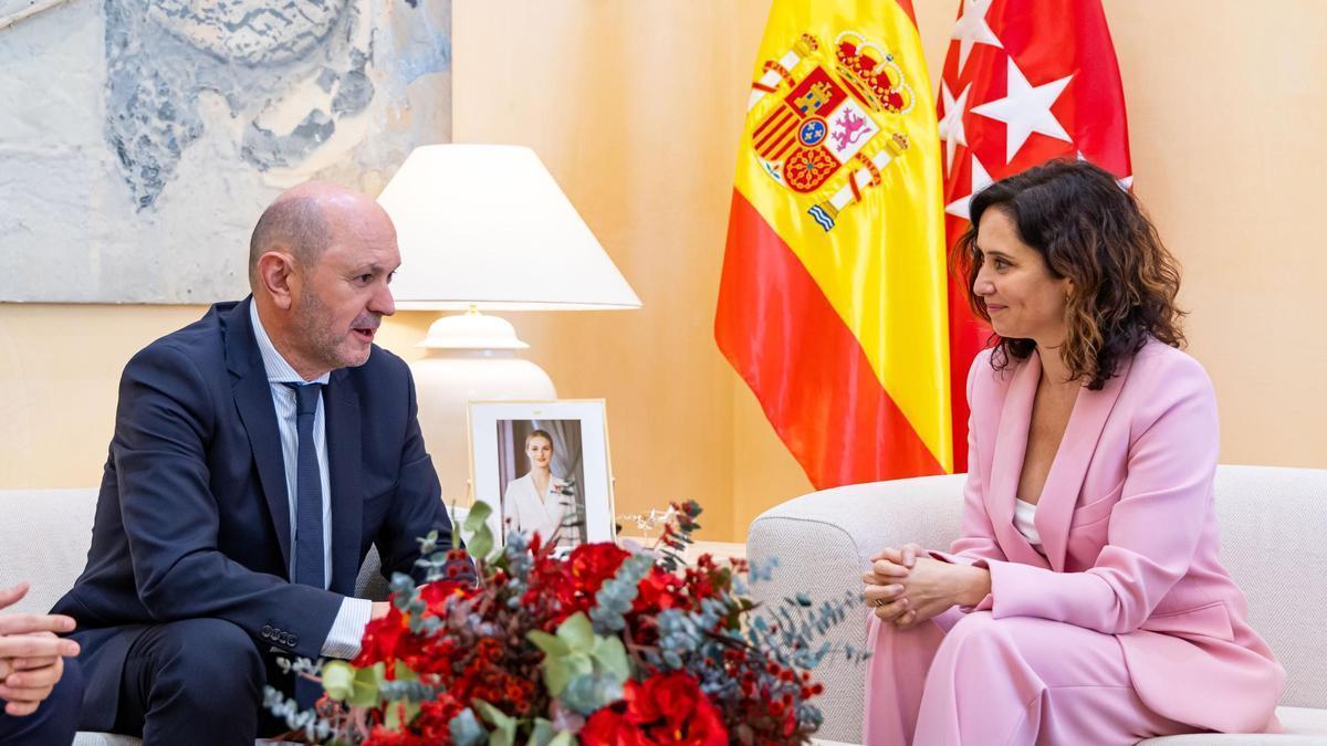 Rafael Louzán e Isabel Díaz Ayuso, este lunes.