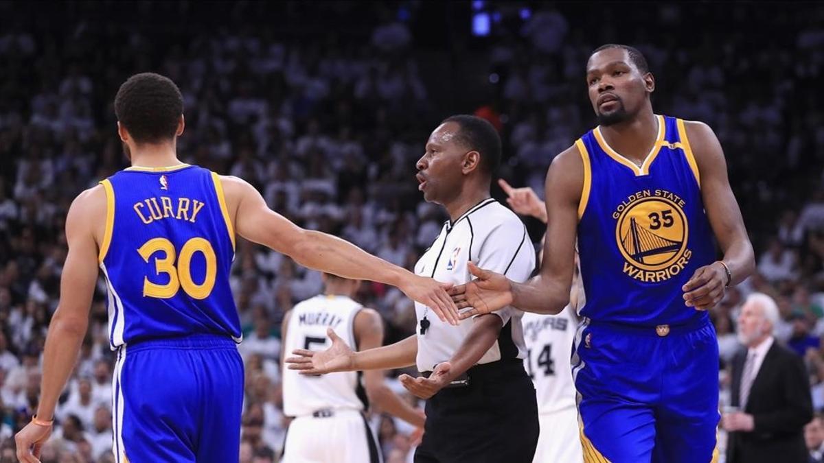 Stephen Curry y Kevin Durant, las dos grandes estrellas de Golden State.