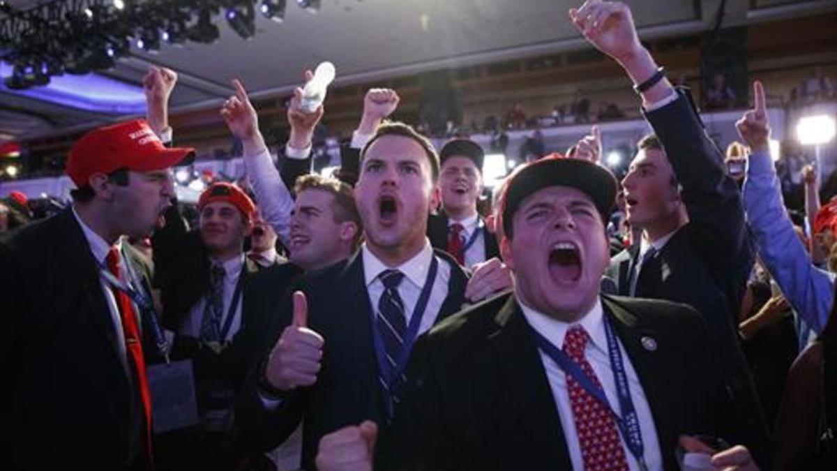 Partidarios de Trump celebran la victoria en el Hilton Midtown neoyorquino.