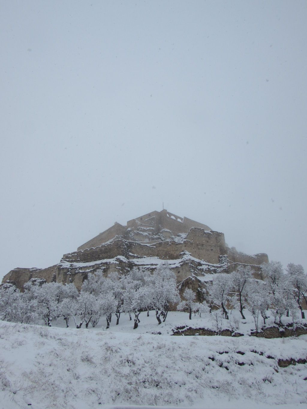 La nieve cubre Morella de blanco