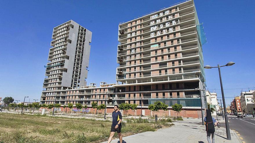 Vista del edificio de la Generalitat ubicado en Sociópolis y pendiente de acabar. | G.CABALLERO