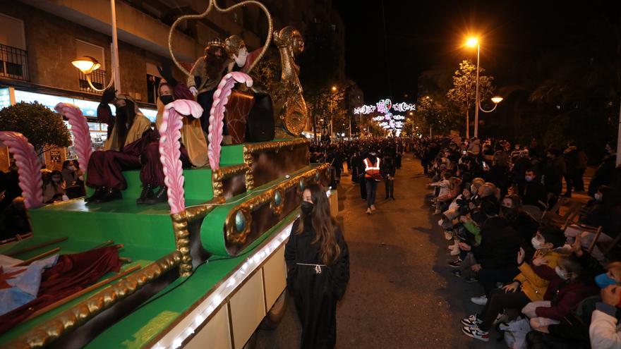 Animalistas amenazan con denunciar al Ayuntamiento por usar dromedarios en la Cabalgata de Reyes en Elche