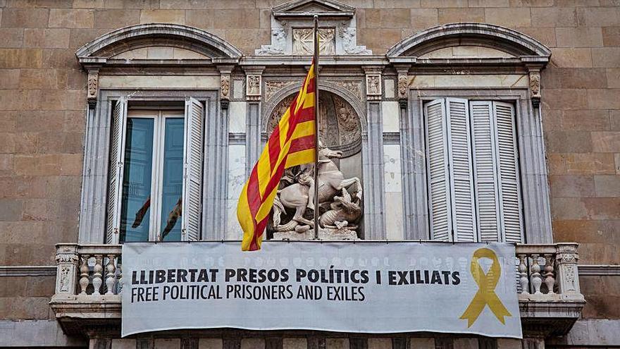 La pancarta que va penjar Quim Torra a la Generalitat