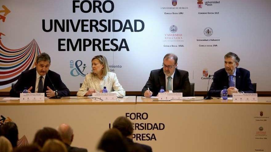 Del Olmo inaugura del Foro Universidad Empresa.