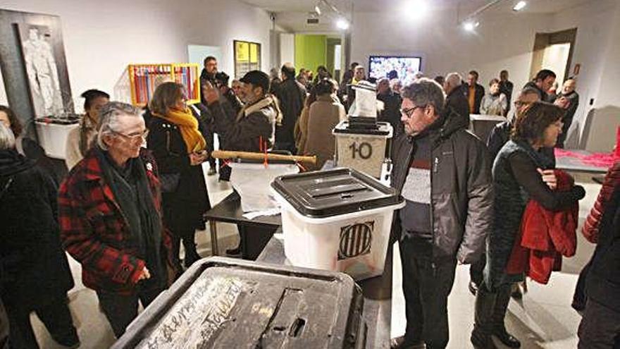 La mostra «55 urnes per la llibertat» arriba a Girona
