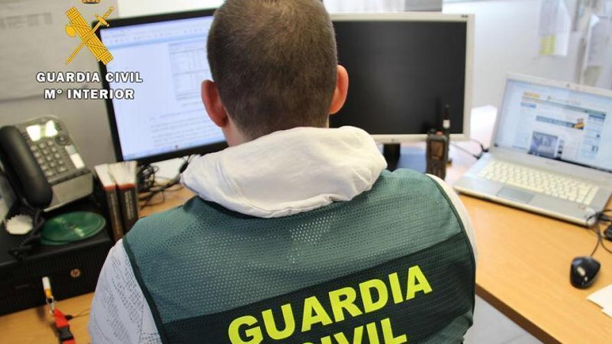 Unos estafadores suplantan a la Guardia Civil para captar publicidad de empresarios cacereños