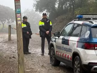 La lluvia se alía con Mossos y Guardia Urbana en el primer fin de semana de cierre de Collserola en Barcelona