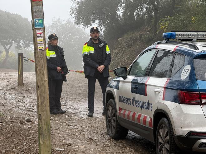 La lluvia se alía con Mossos y Guardia Urbana en el primer fin de semana de cierre de Collserola en Barcelona
