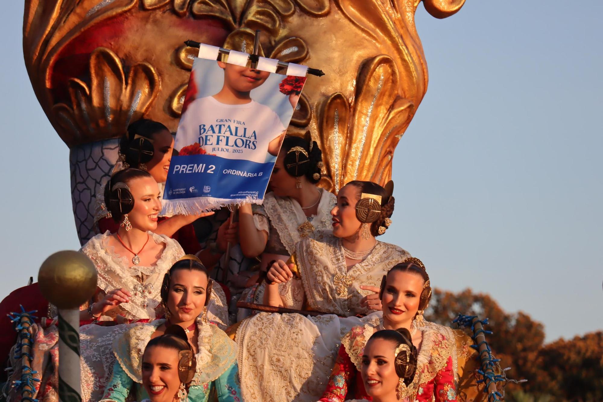 Las candidatas a Fallera Mayor de València 2026 se estrenan en la Batalla de Flores