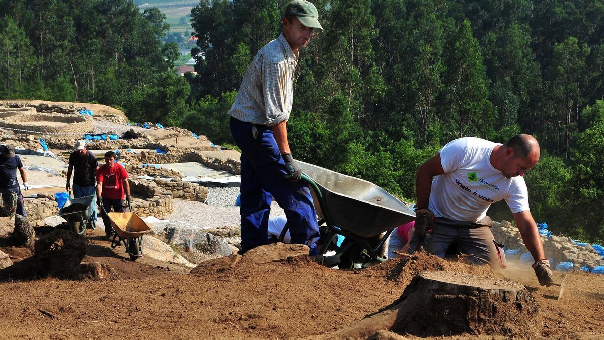 Brigada que participó en la recuperación del poblado de Leiro