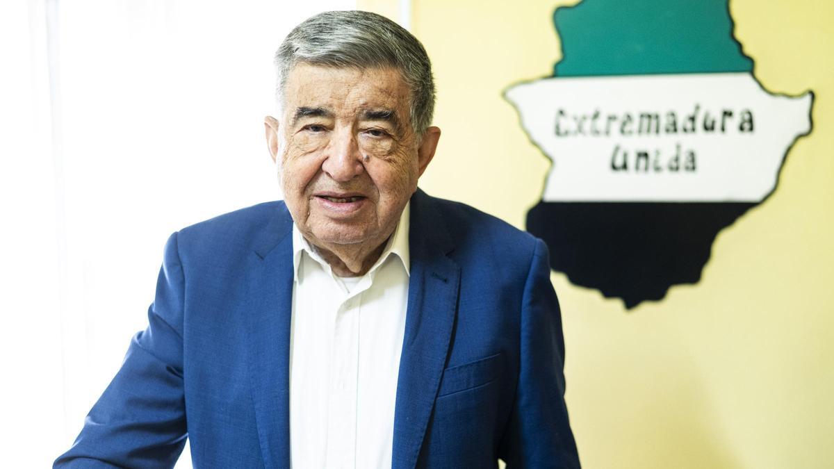 Pedro Cañada: El voto extremeño deja de serlo cuando sale de Extremadura, la disciplina de partido es un enemigo mortal