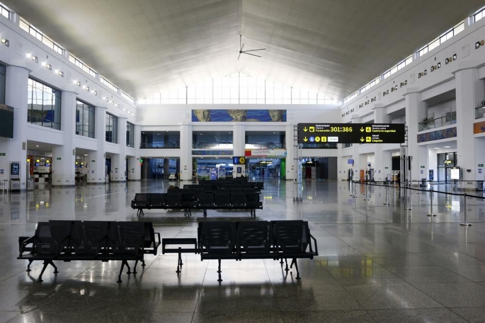 El Aeropuerto de Málaga completamente vacío por el coronavirus.