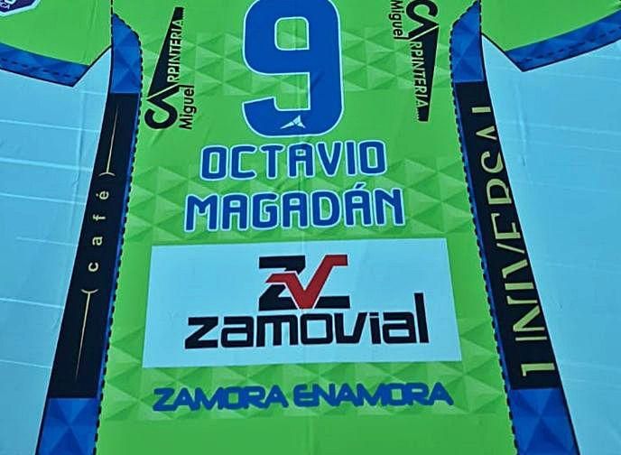 Camiseta del Club Balonmano Zamora, con la leyenda Zamora Enamora