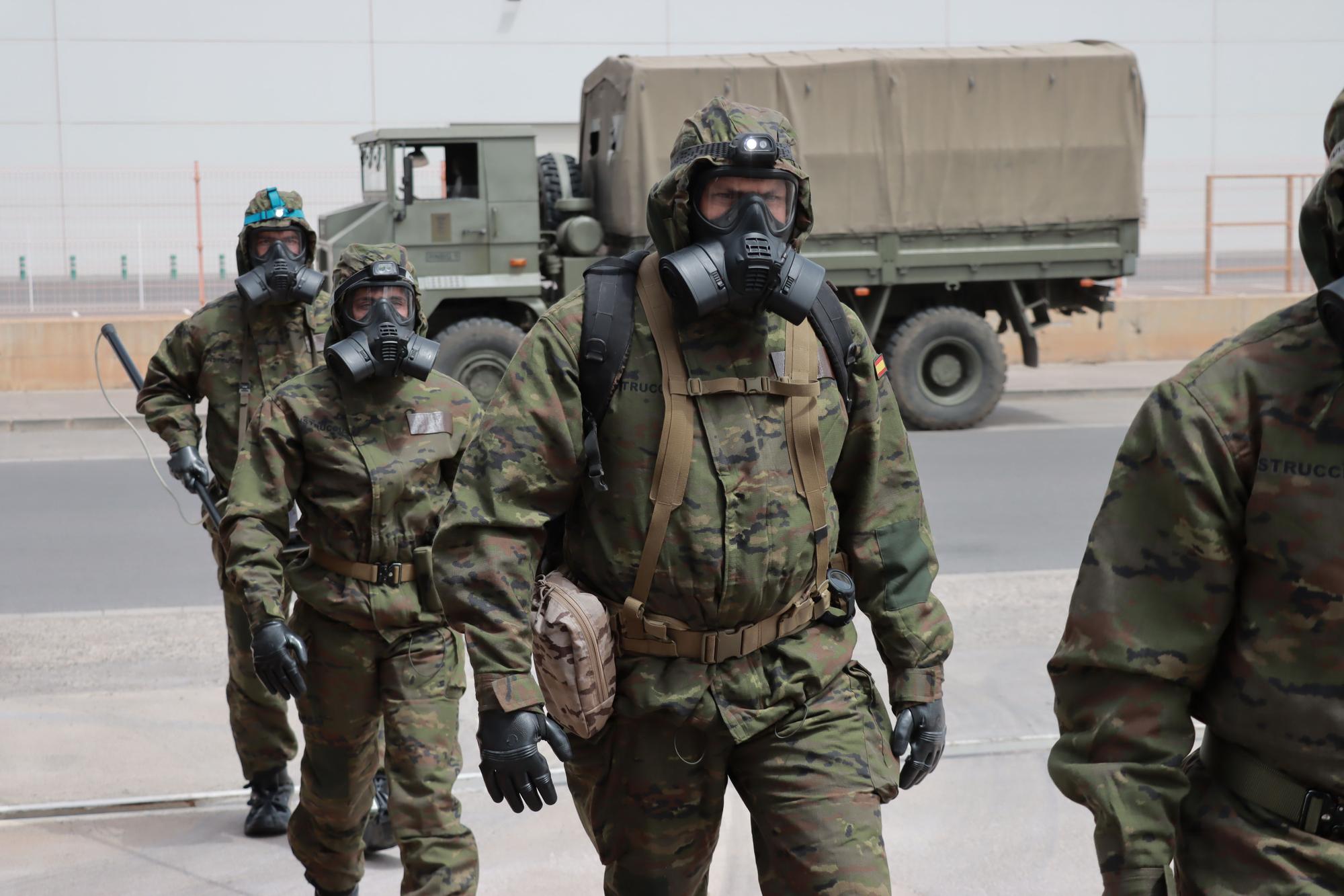 El Ejército simula un ataque químico en una fábrica de Onda