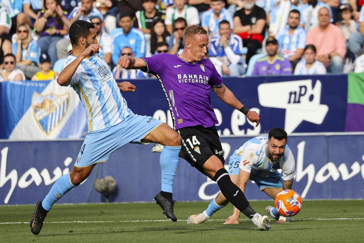 Obolskii realiza un disparo durante la pasada visita al Málaga.