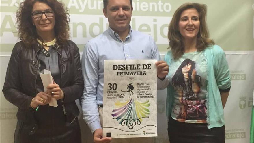 Los comerciantes del centro de Almendralejo organizan un desfile de moda