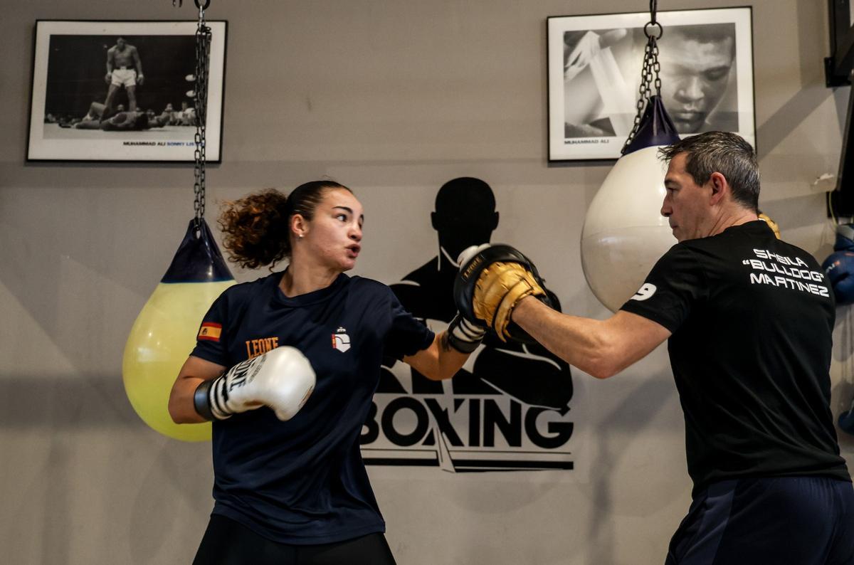 Sheila Martínez, la alicantina, campeona de Europa de boxeo de peso pluma