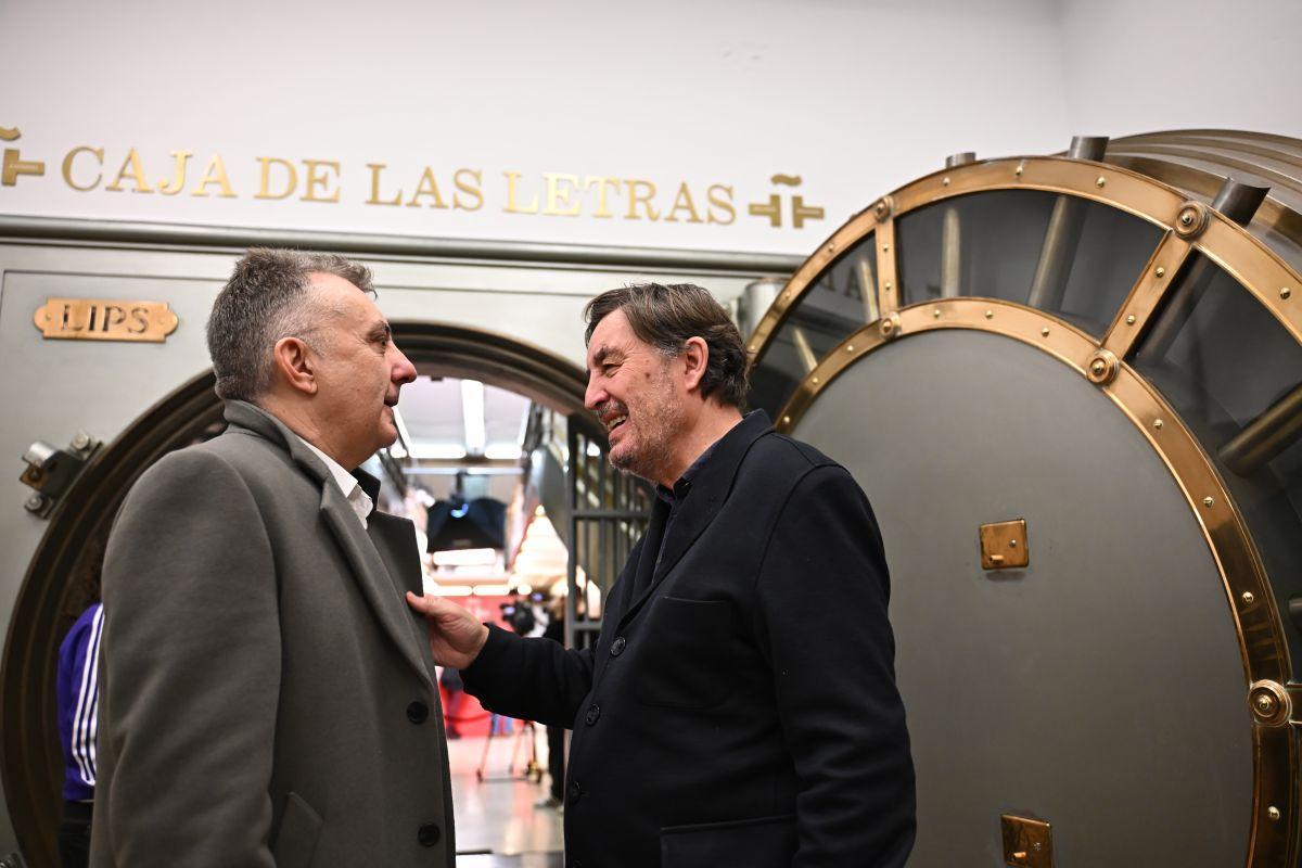 Manuel Vilas y Luis García Montero, este miércoles en el Instituto Cervantes.
