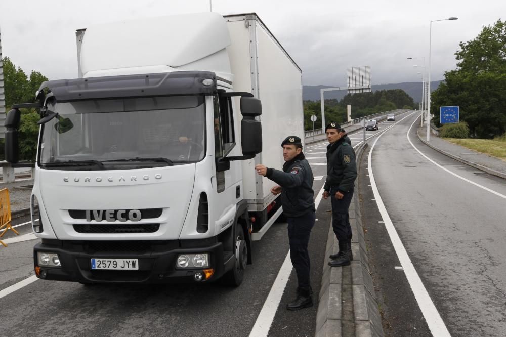 Cierre de fronteras con Portugal | Hasta 3 kilómetros de retenciones en el puente internacional de Tui