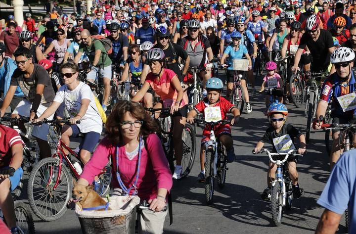 Búscate en nuestra galería del 'Día de la Bicicleta'