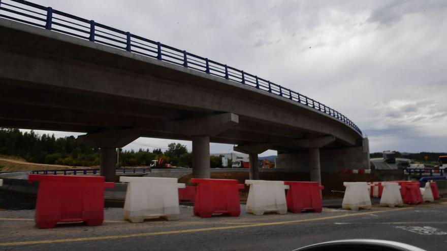 El enlace de la ártabra en Iñás se estrenará el 14 de julio y la vía se cortará al tráfico dos días