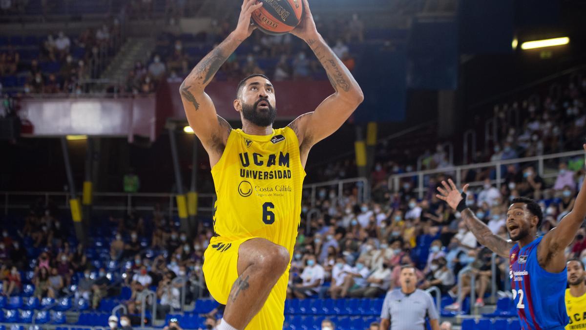 Augusto Lima, del UCAM Murcia CB, durante el partido ante el Barcelona.