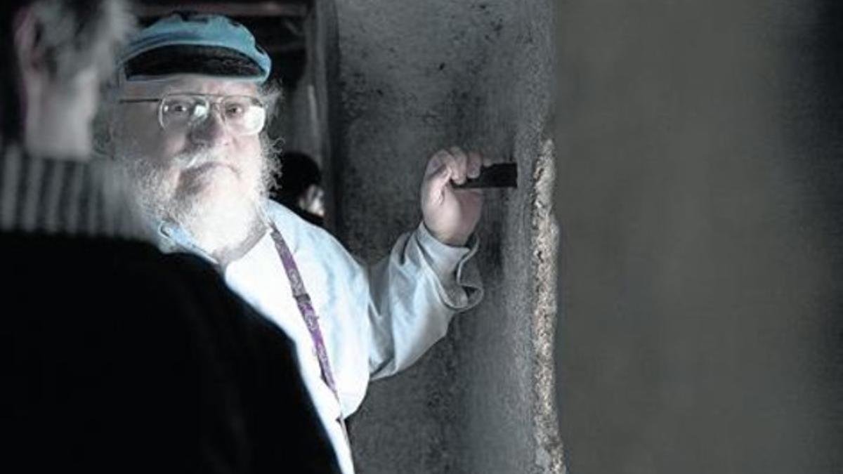 George R. R. Martin, durante una visita al castillo de Chillon en Veytaux (Suiza), el año pasado.